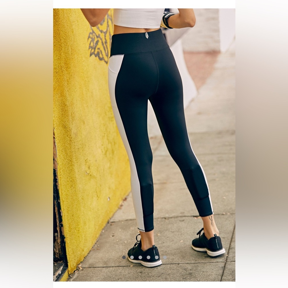 FP Movement X KILOGEAR Cut Booty Lift Leggings Large - Picture 2 of 7